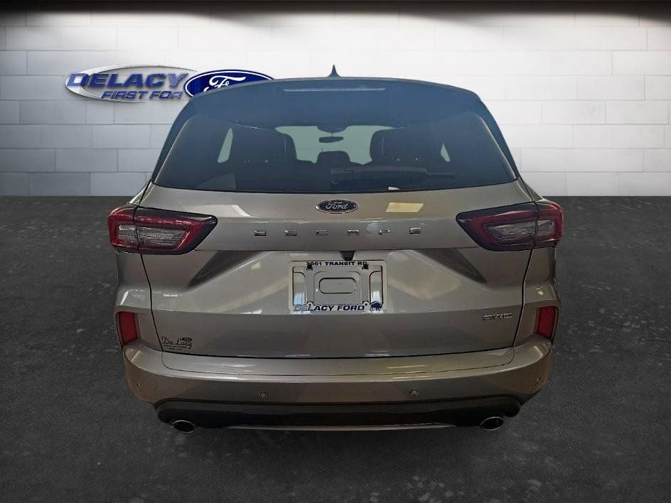 Used 2023 Ford Escape ST-Line w/ Tech Pack #1 AWD/4WD image 5
