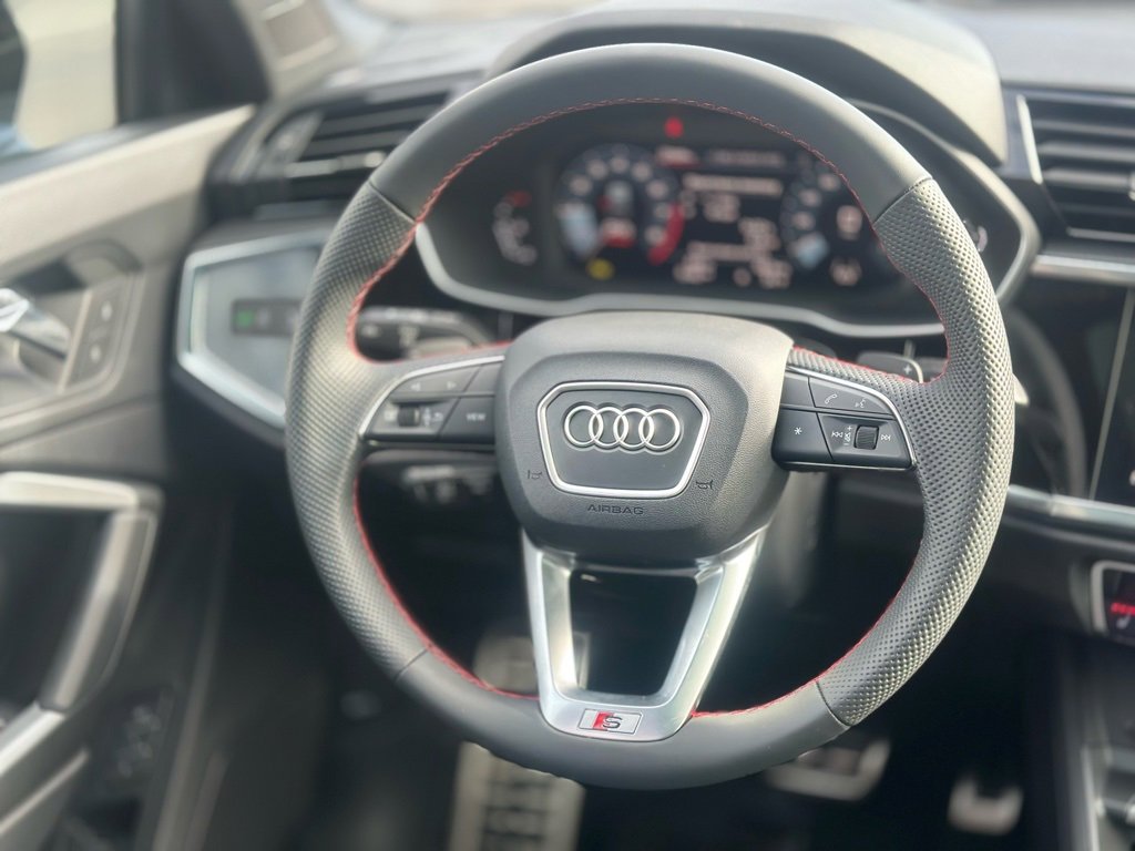 Used 2025 Audi Q3 2.0T Premium Plus image 12