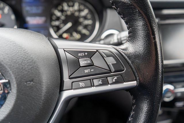 Used 2020 Nissan Rogue SV AWD/4WD image 25