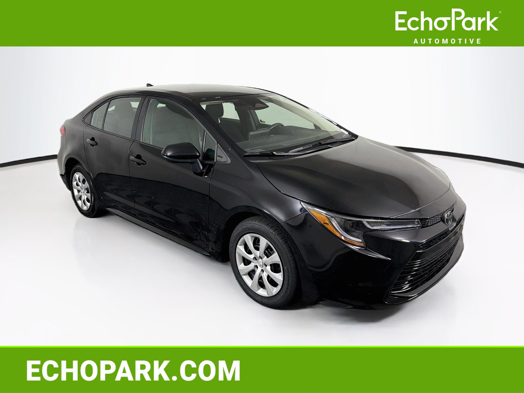 Used 2025 Toyota Corolla LE FWD image 1