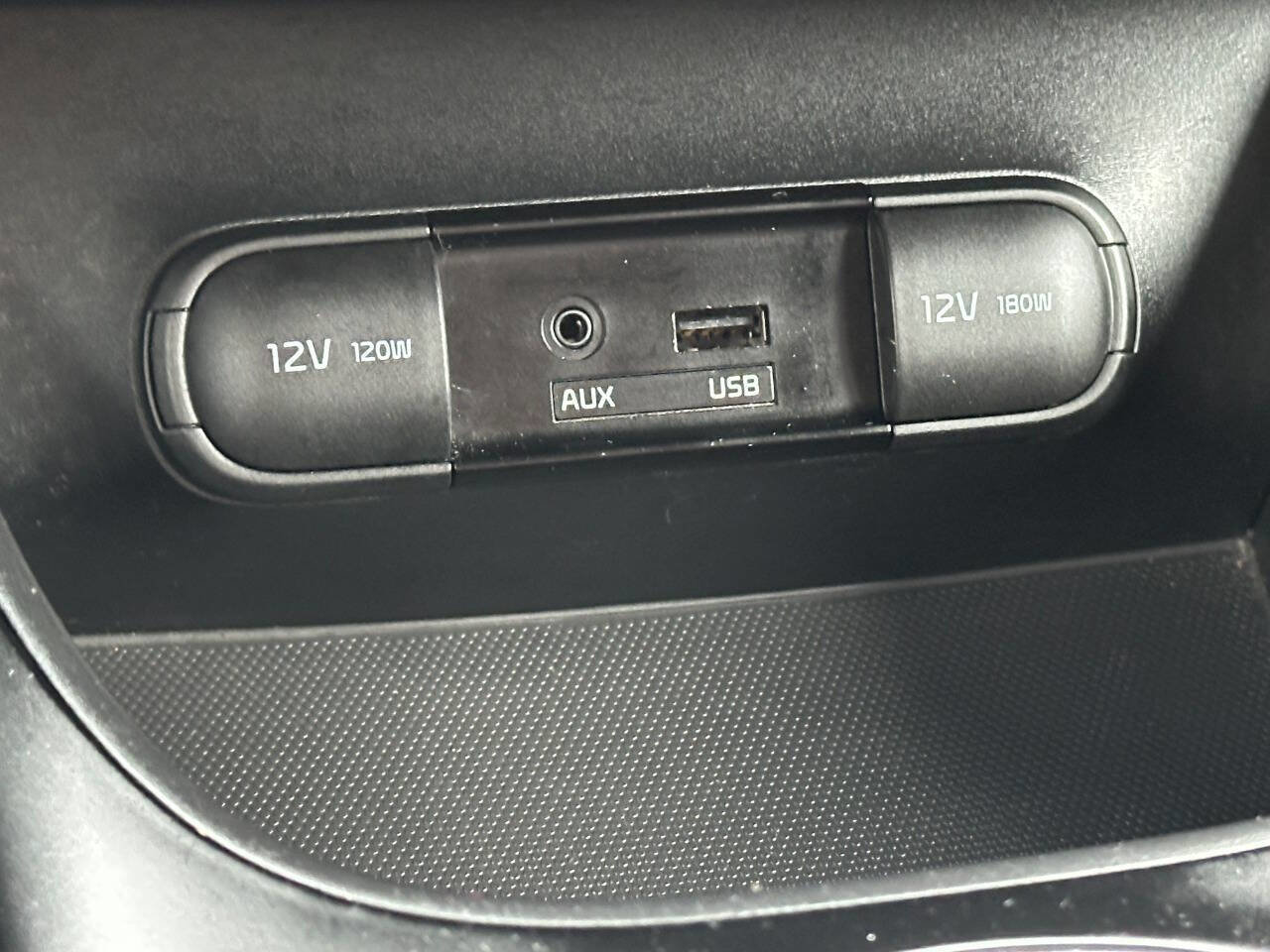 Used 2014 Kia Soul Base 4dr Crossover 6M image 43