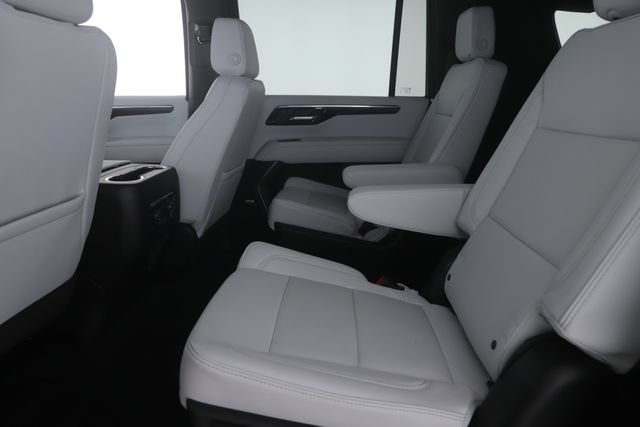 Used 2026 Chevrolet Suburban Premier w/ Sun And Tow Package AWD/4WD image 29