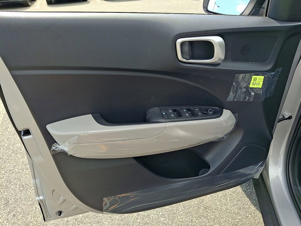 New 2026 Hyundai Venue SEL FWD image 9