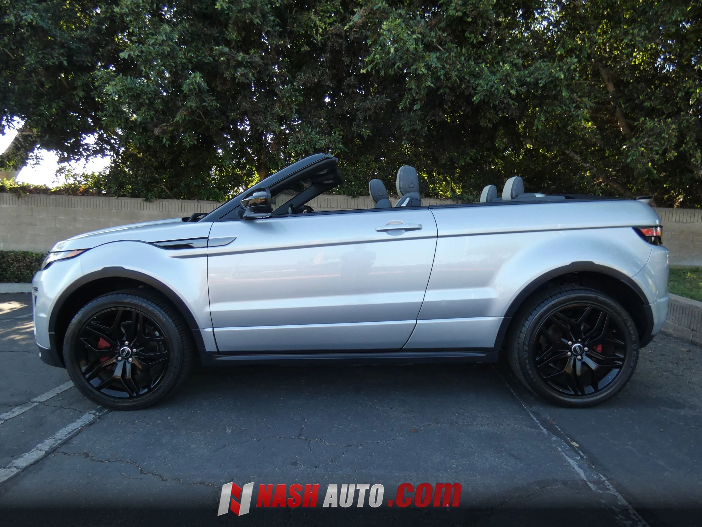 Used 2019 Land Rover Range Rover Evoque SE Dynamic AWD/4WD image 13