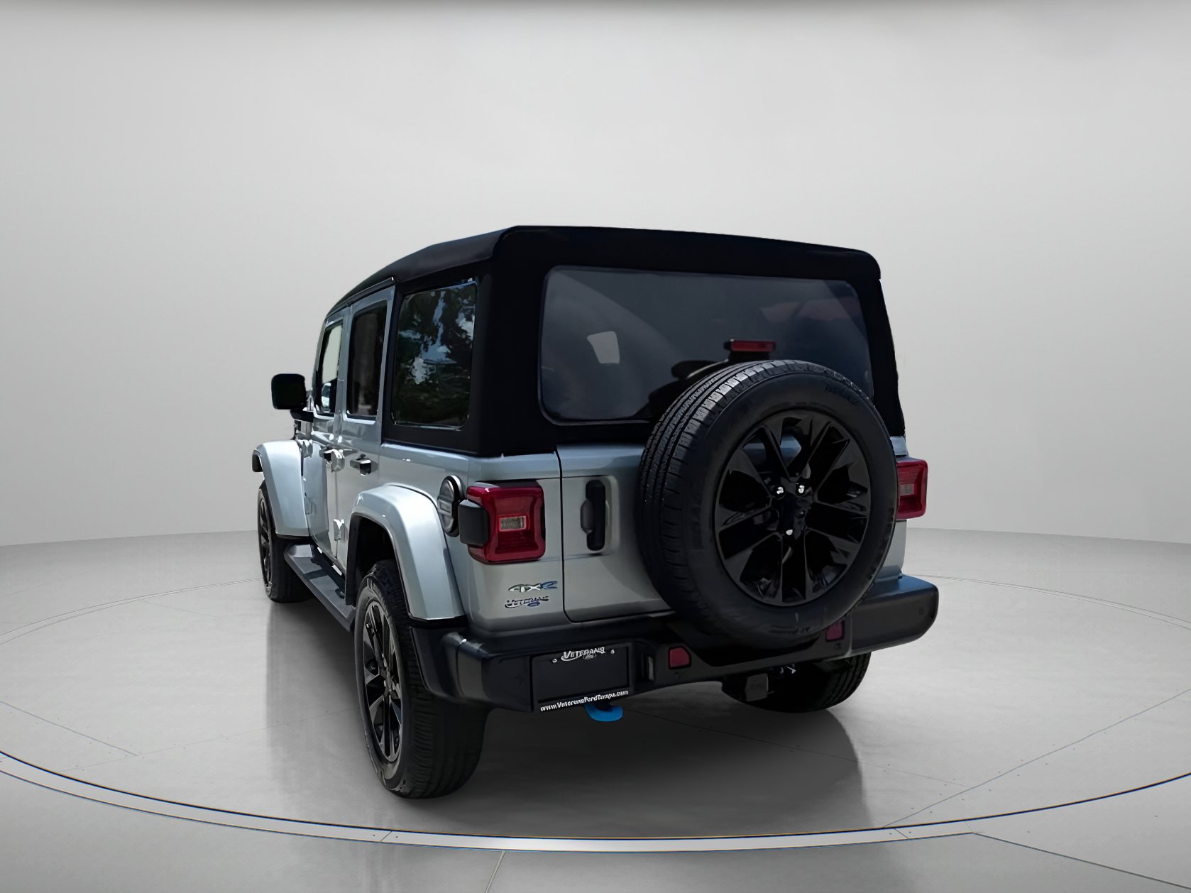 Used 2024 Jeep Wrangler Sahara w/ Technology Group image 24
