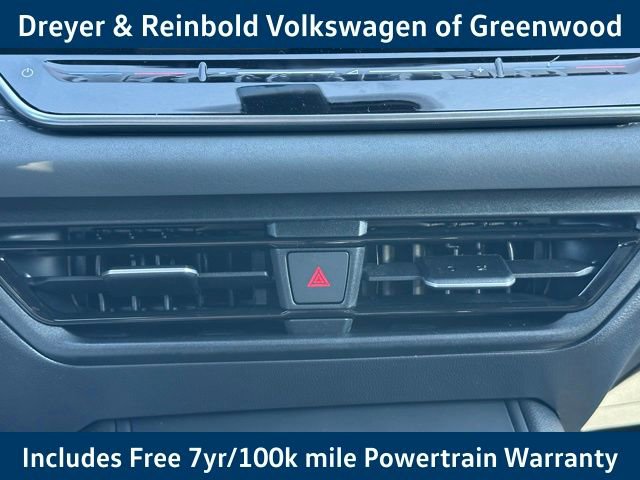 New 2025 Volkswagen Tiguan SE R-Line image 21