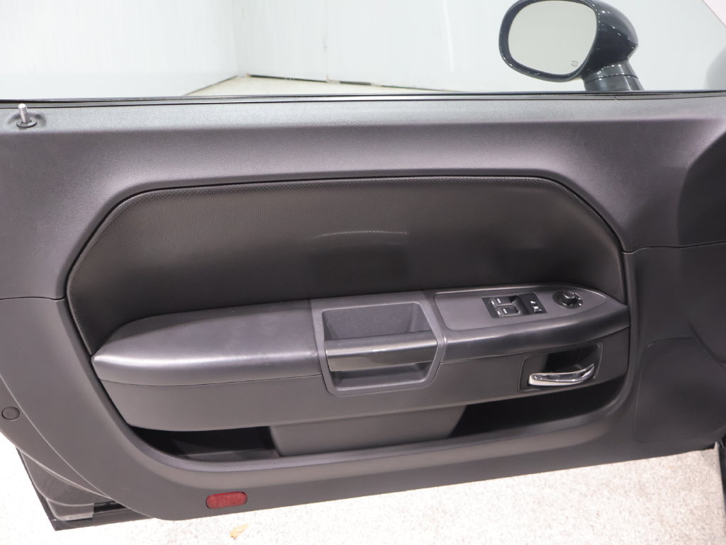 Used 2009 Dodge Challenger R/T RWD image 12