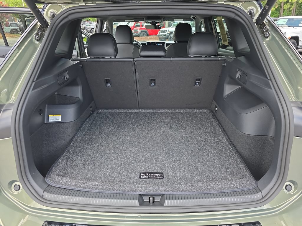 Used 2025 Volkswagen Tiguan SE R-Line AWD/4WD image 12