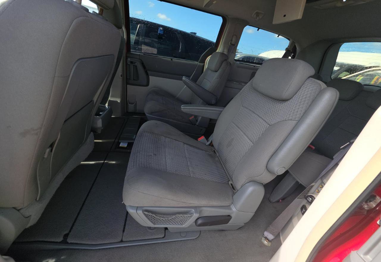 Used 2008 Chrysler Town & Country Touring w/ Entertainment Group #2 FWD image 15