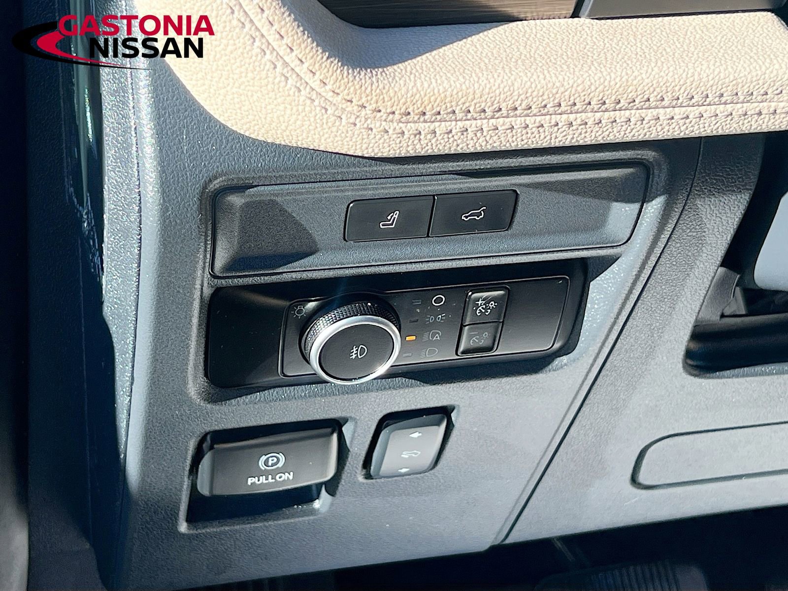 Used 2024 Ford Expedition Max Limited image 13