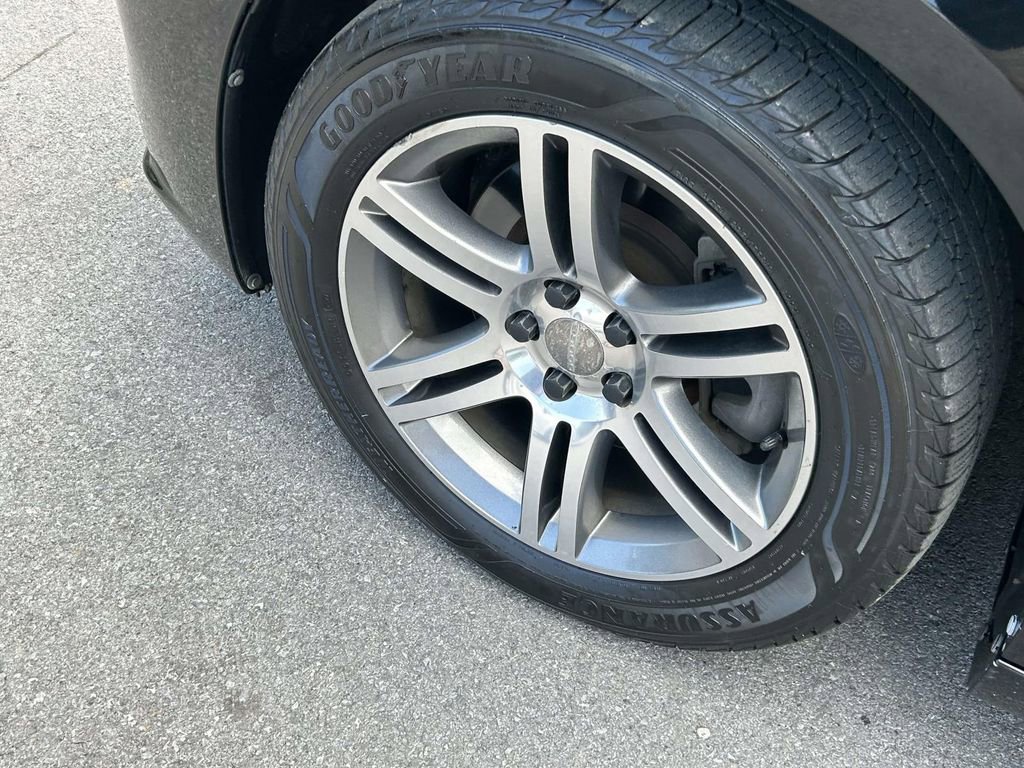 Used 2013 Dodge Charger R/T RWD image 9