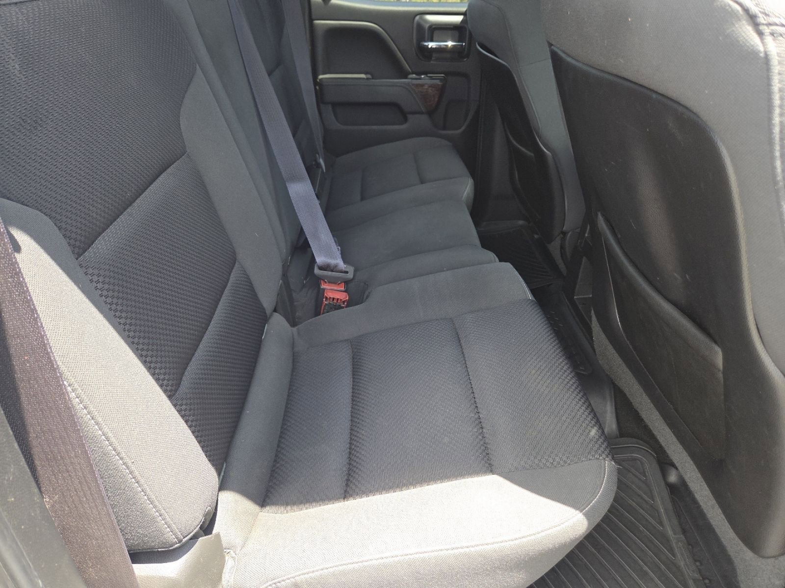 Used 2015 GMC Sierra 1500 SLE w/ SLE Value Package RWD image 19