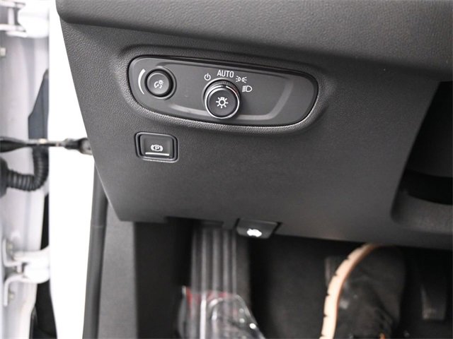 Used 2023 GMC Terrain SLE w/ Driver Convenience Package image 8