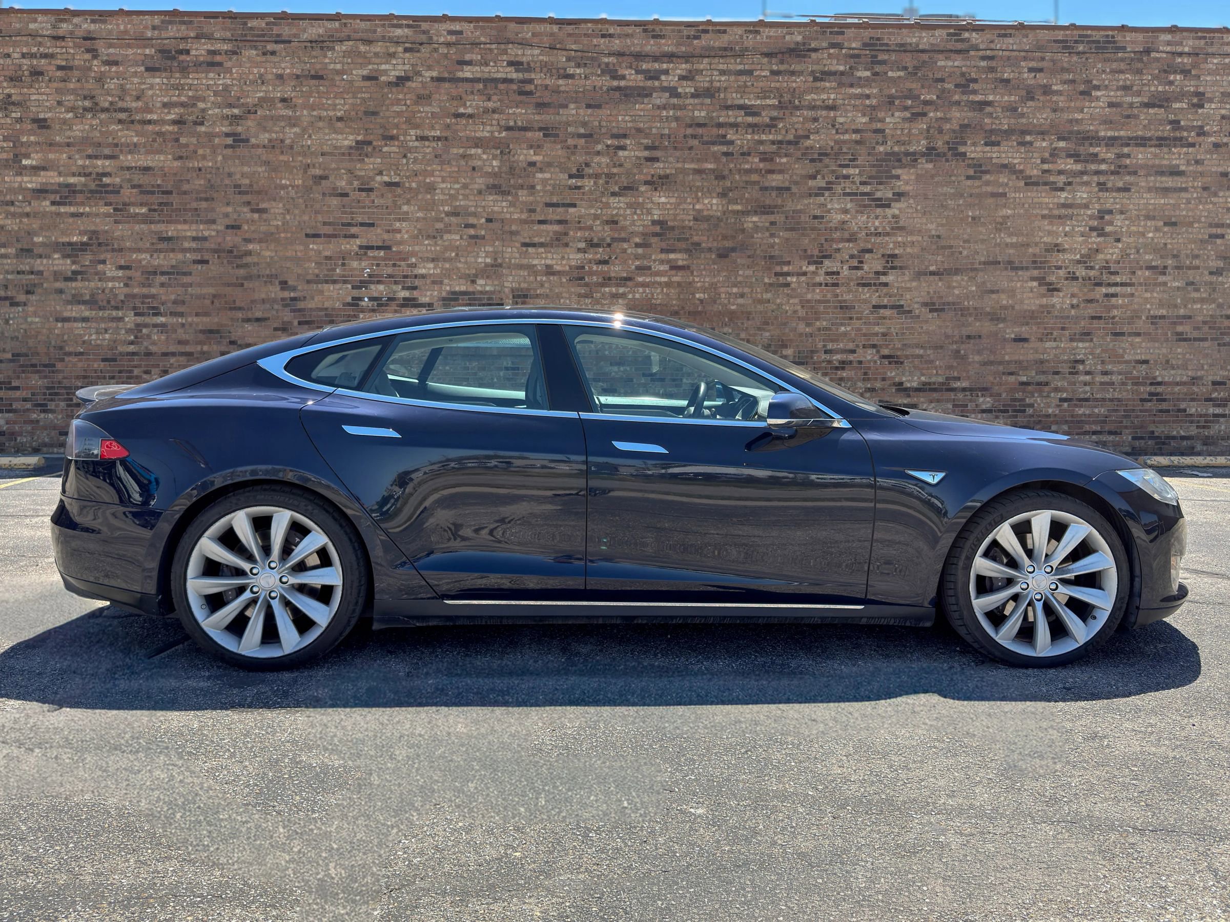 Used 2013 Tesla Model S Performance RWD image 9