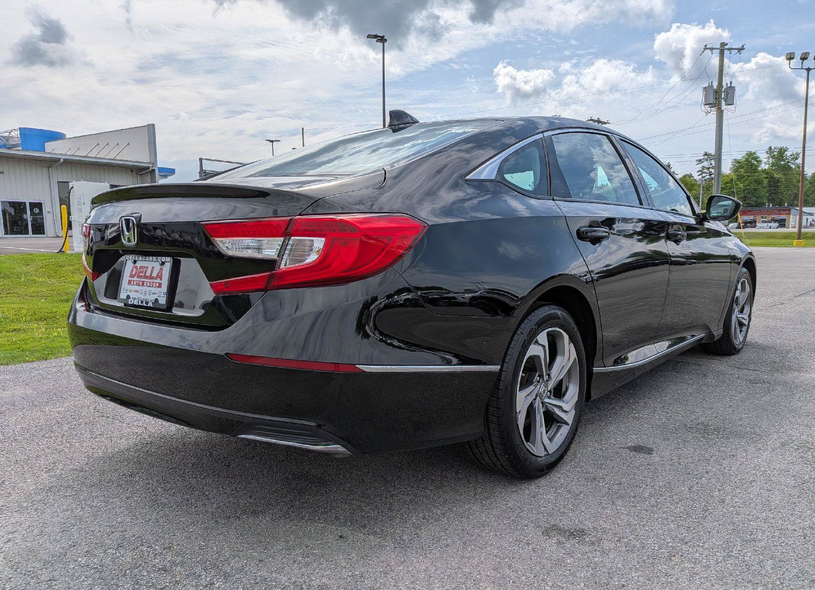 Used 2018 Honda Accord EX image 7