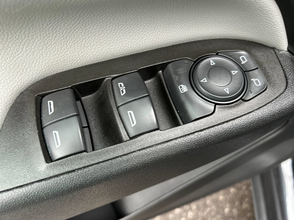 Used 2023 Chevrolet Equinox LT FWD image 18