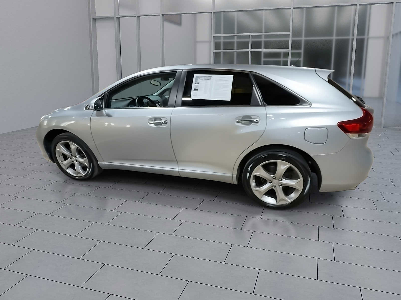 Used 2015 Toyota Venza XLE image 4