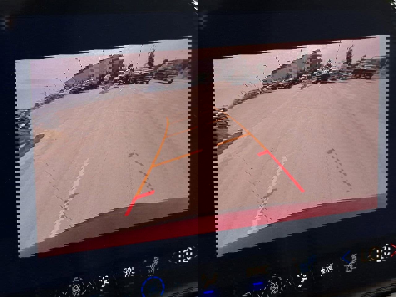 New 2026 Chevrolet Traverse LT image 17