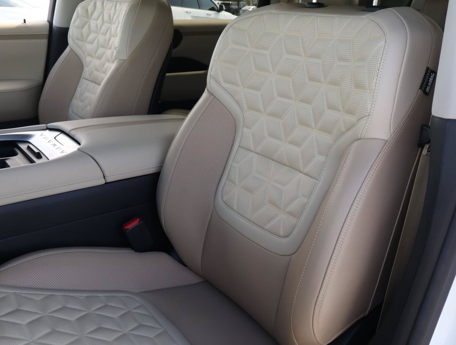 Used 2025 Nissan Armada Platinum Reserve RWD image 15