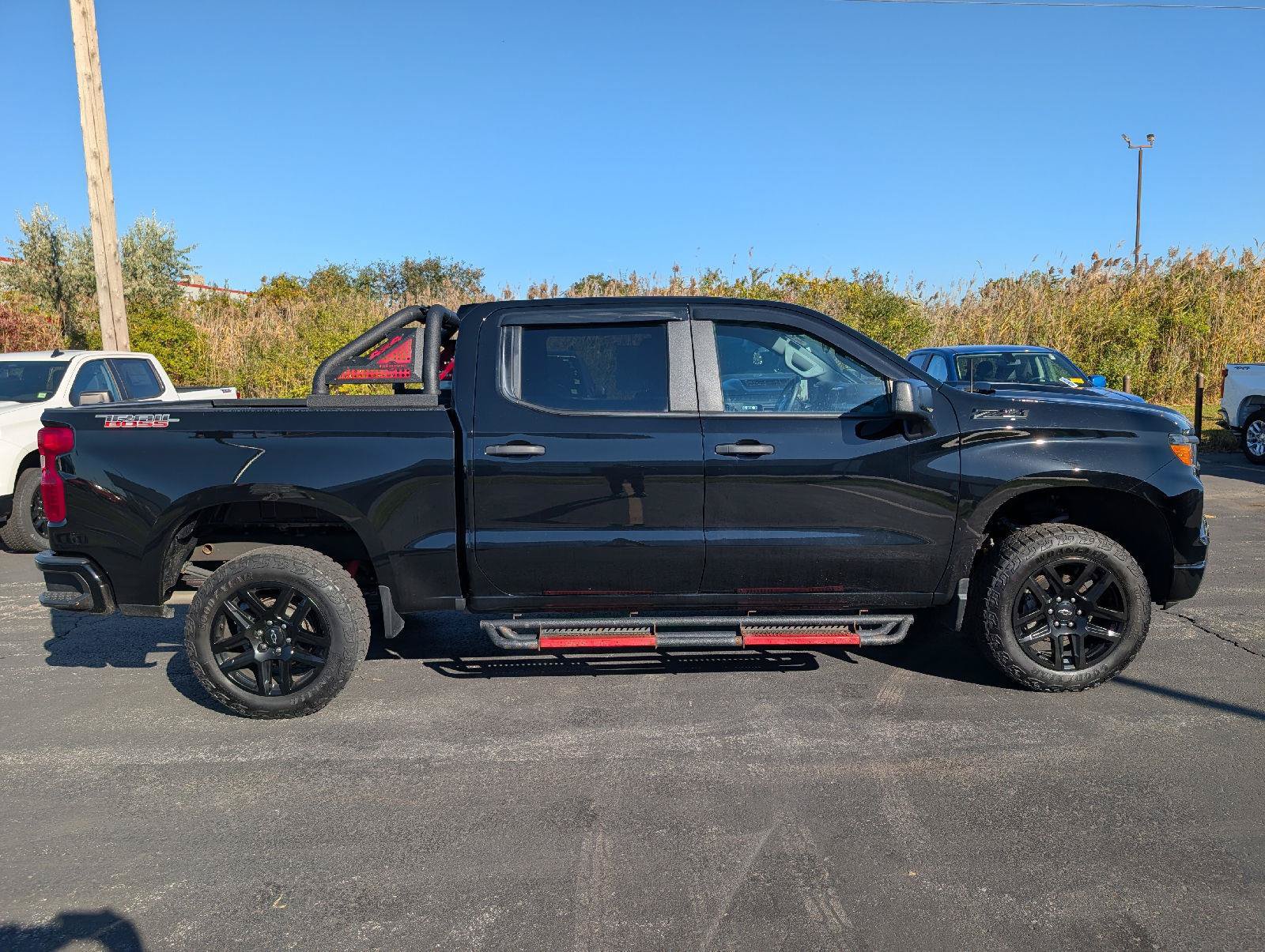 Used 2023 Chevrolet Silverado 1500 Custom Trail Boss w/ LPO, Dark Essentials Package AWD/4WD image 8