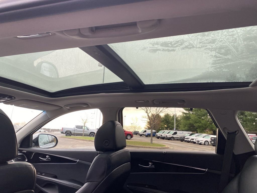 Certified 2018 Kia Sorento EX w/ EX Advanced Touring Package image 18