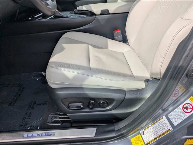 Used 2019 Lexus UX 250h image 12
