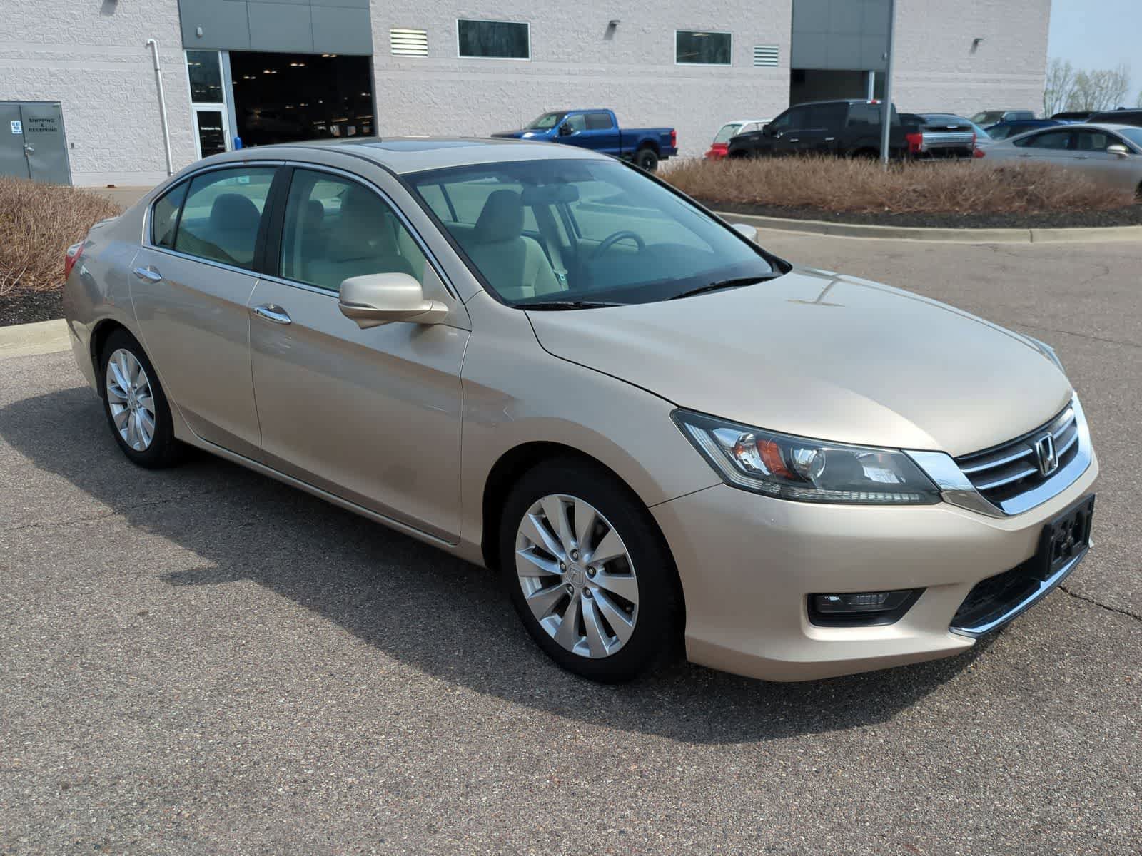 Used 2015 Honda Accord EX image 2