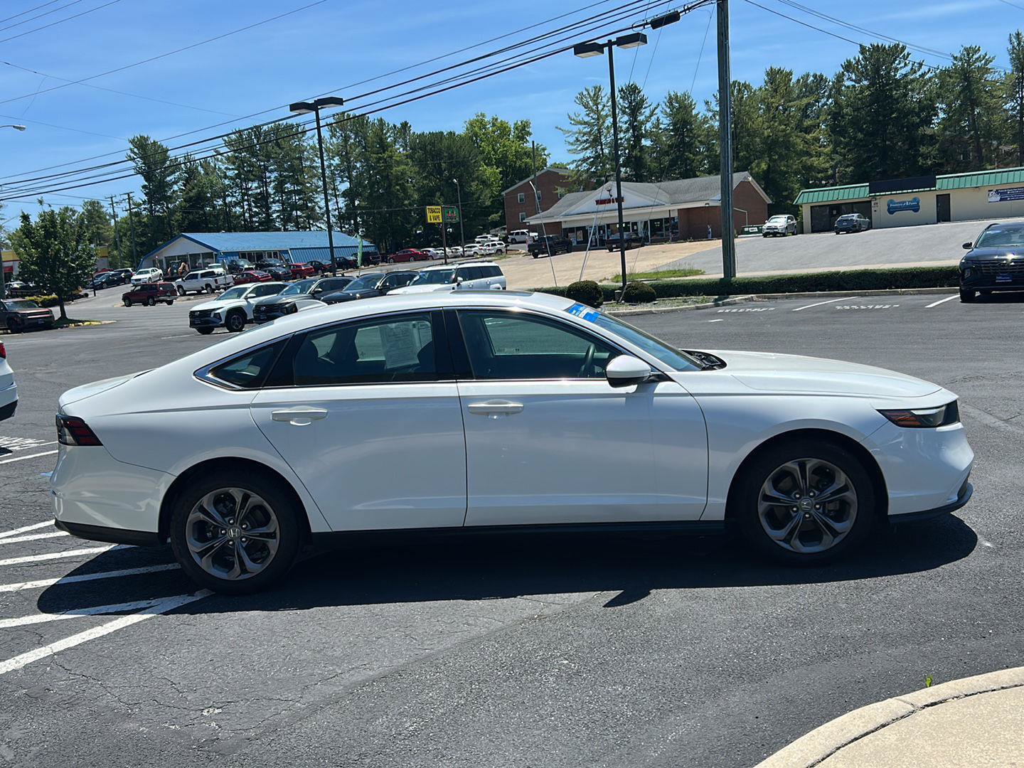 Used 2024 Honda Accord EX image 9