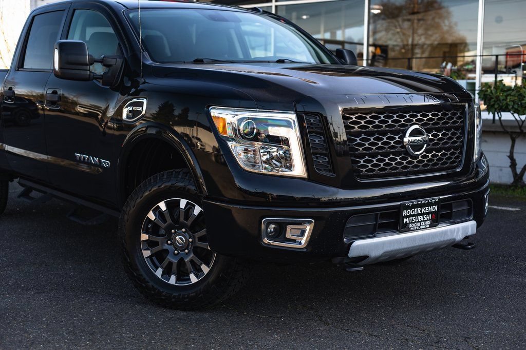 Used 2018 Nissan Titan PRO-4X AWD/4WD image 3