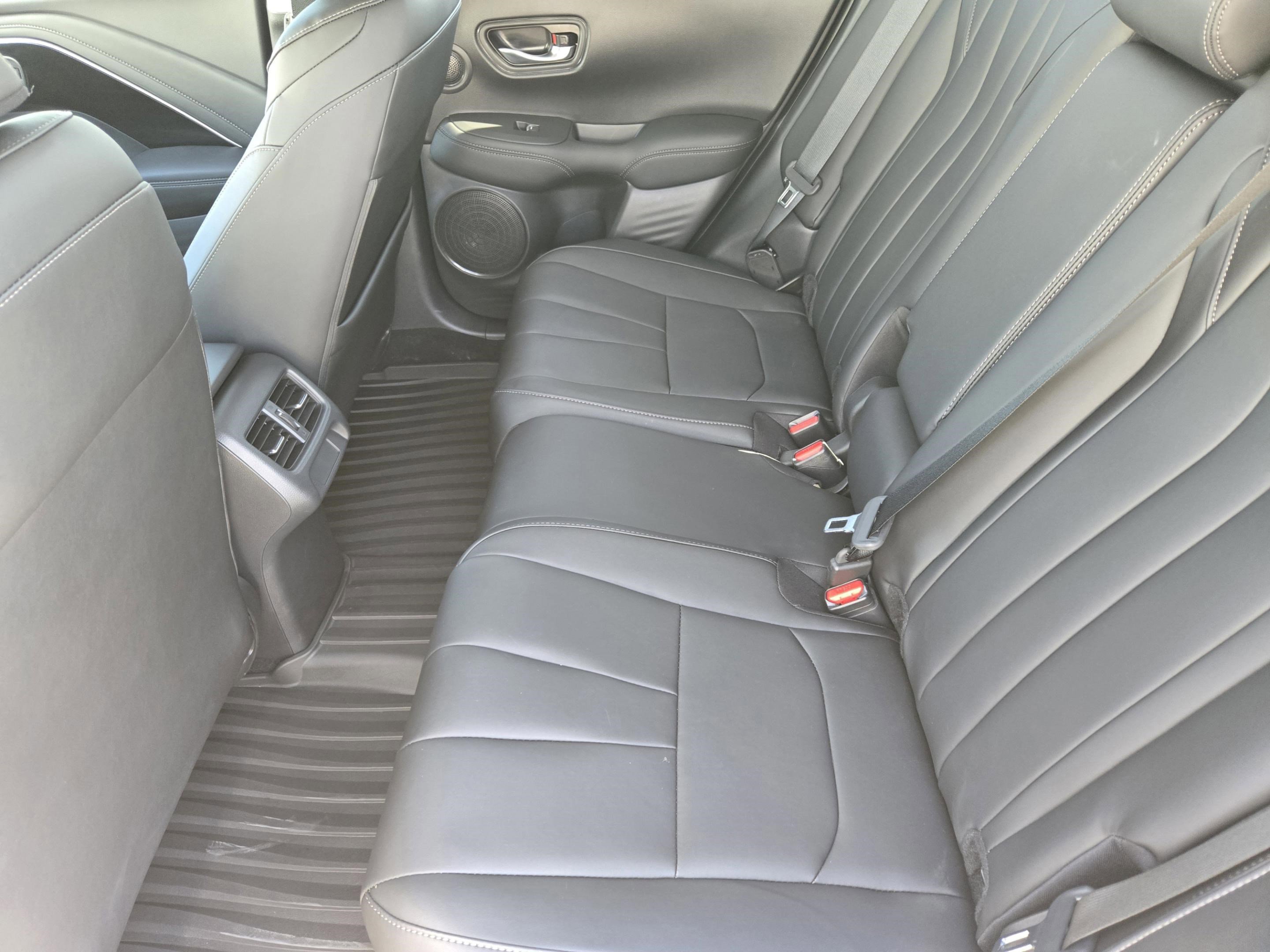 Certified 2025 Acura ADX Base image 29