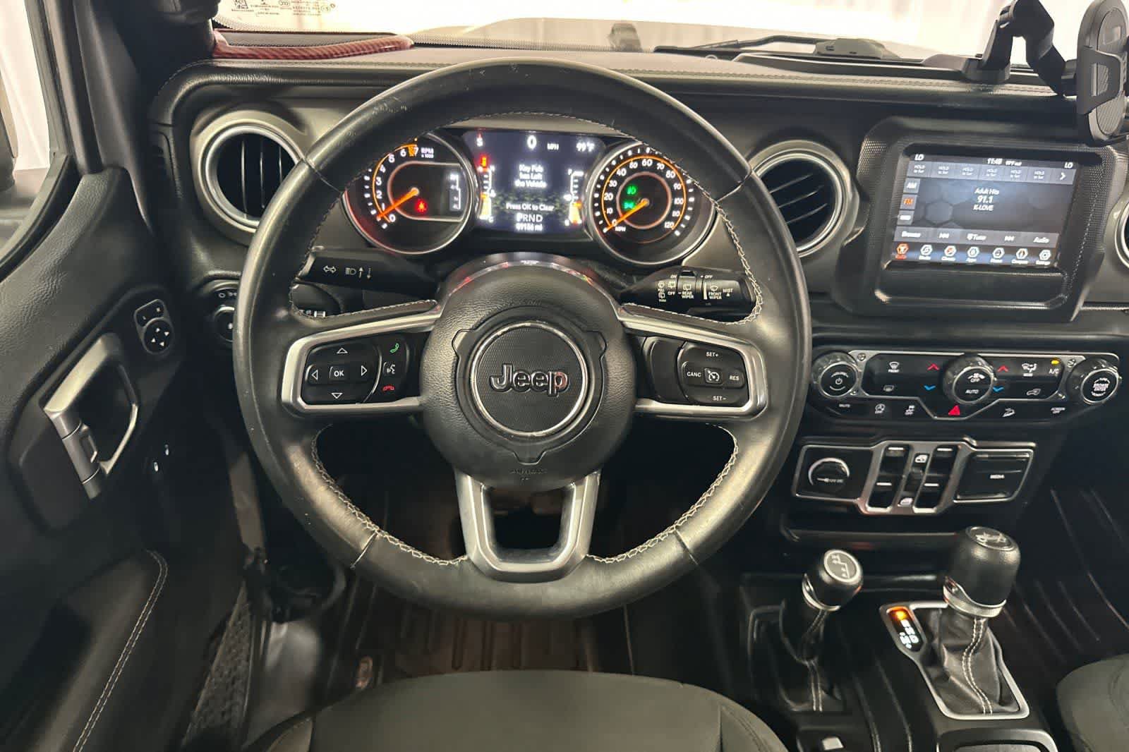 Used 2018 Jeep Wrangler Unlimited Sahara AWD/4WD image 16