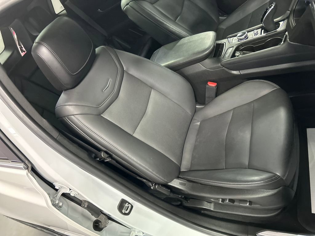 Used 2022 Cadillac XT5 Premium Luxury w/ LPO, Floor Liner Package image 26
