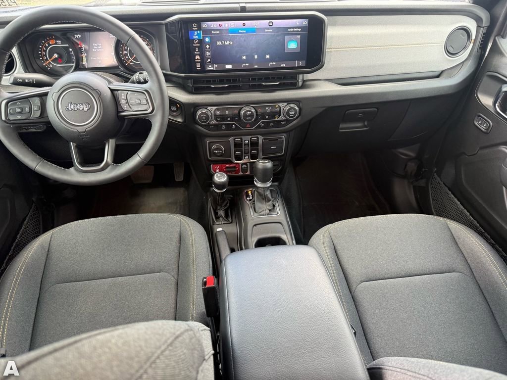 Used 2025 Jeep Wrangler Willys image 27