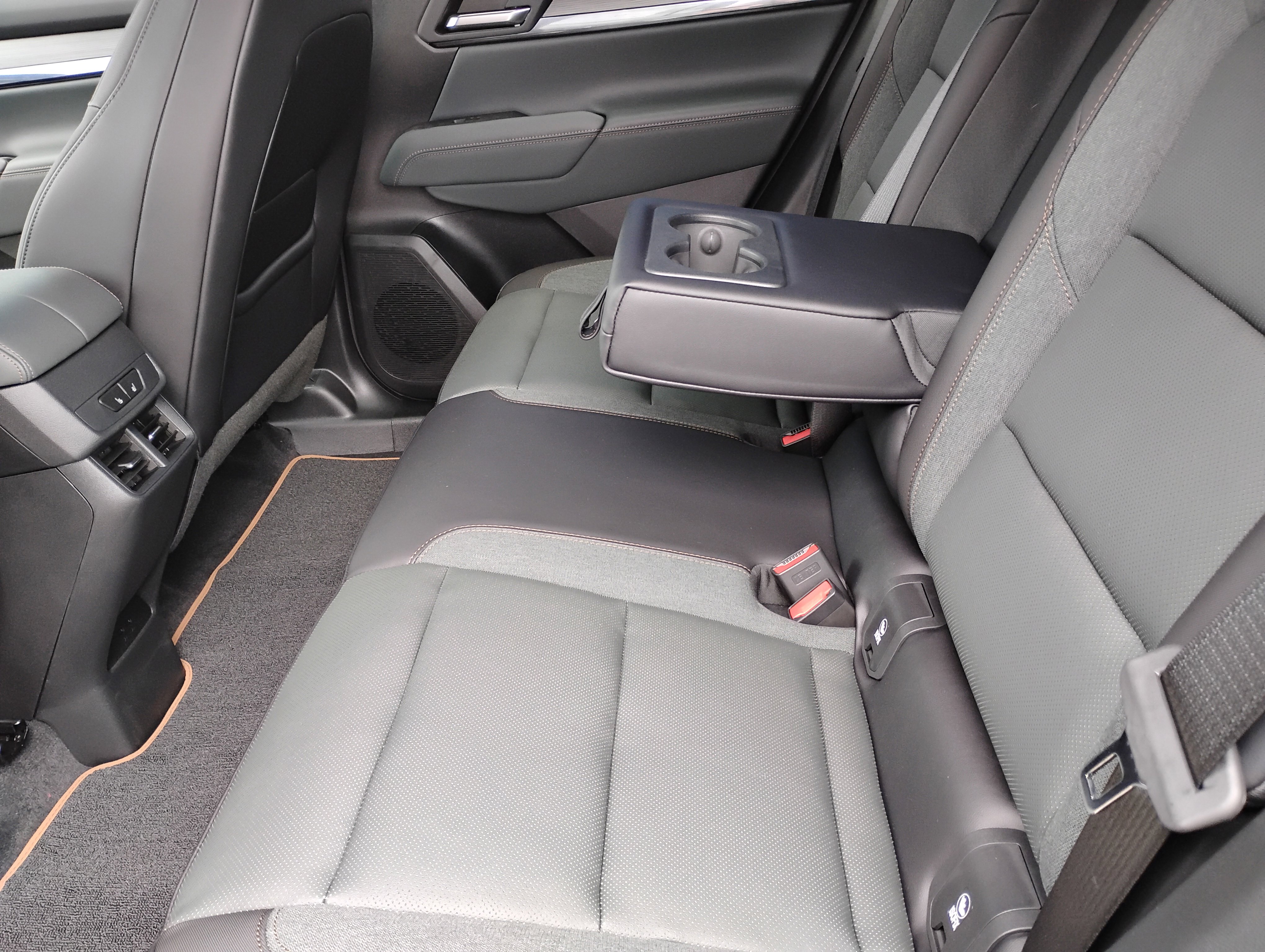 New 2026 GMC Terrain AT4 w/ Convenience Package III image 22