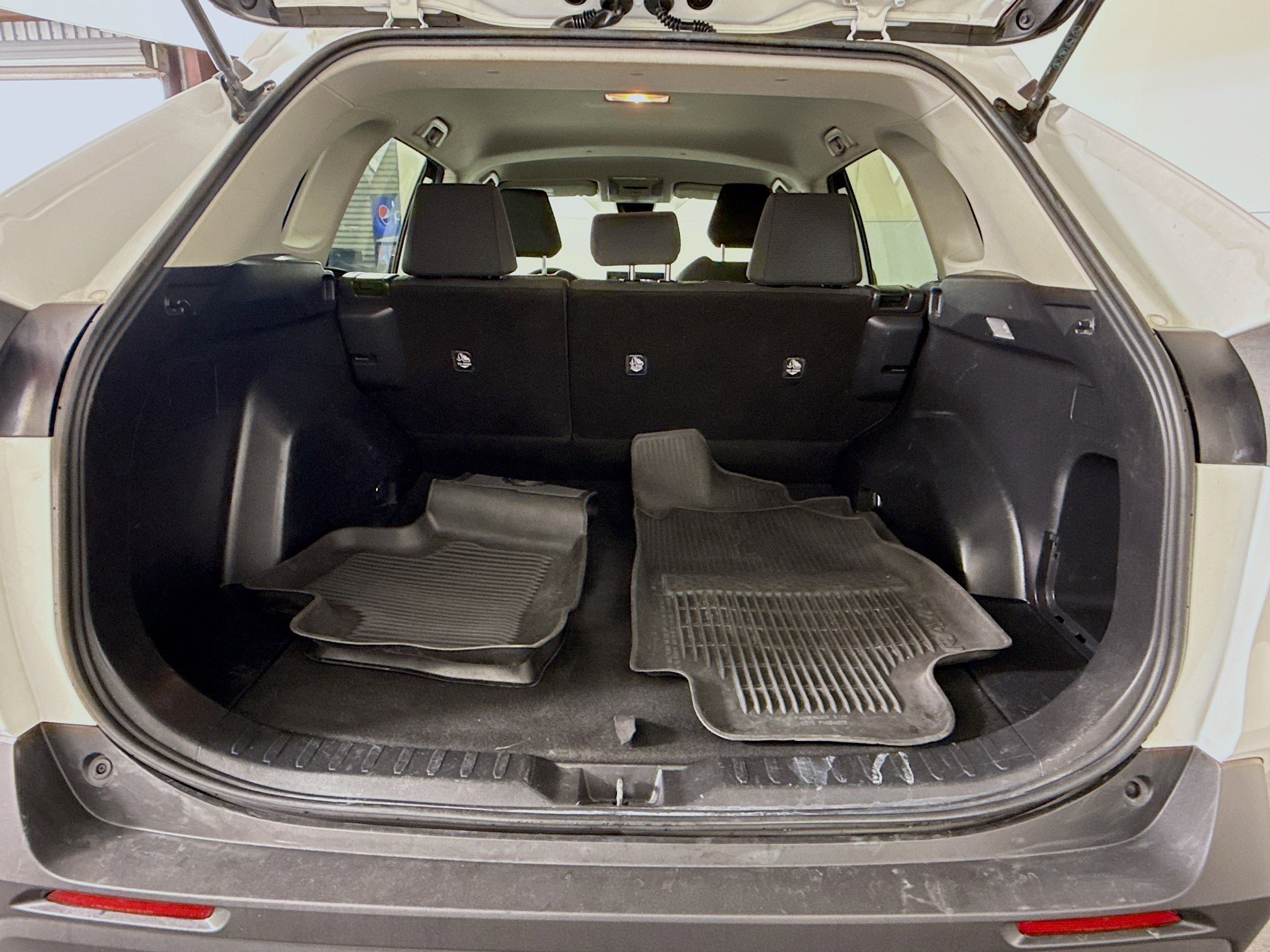 Used 2020 Toyota RAV4 LE image 34