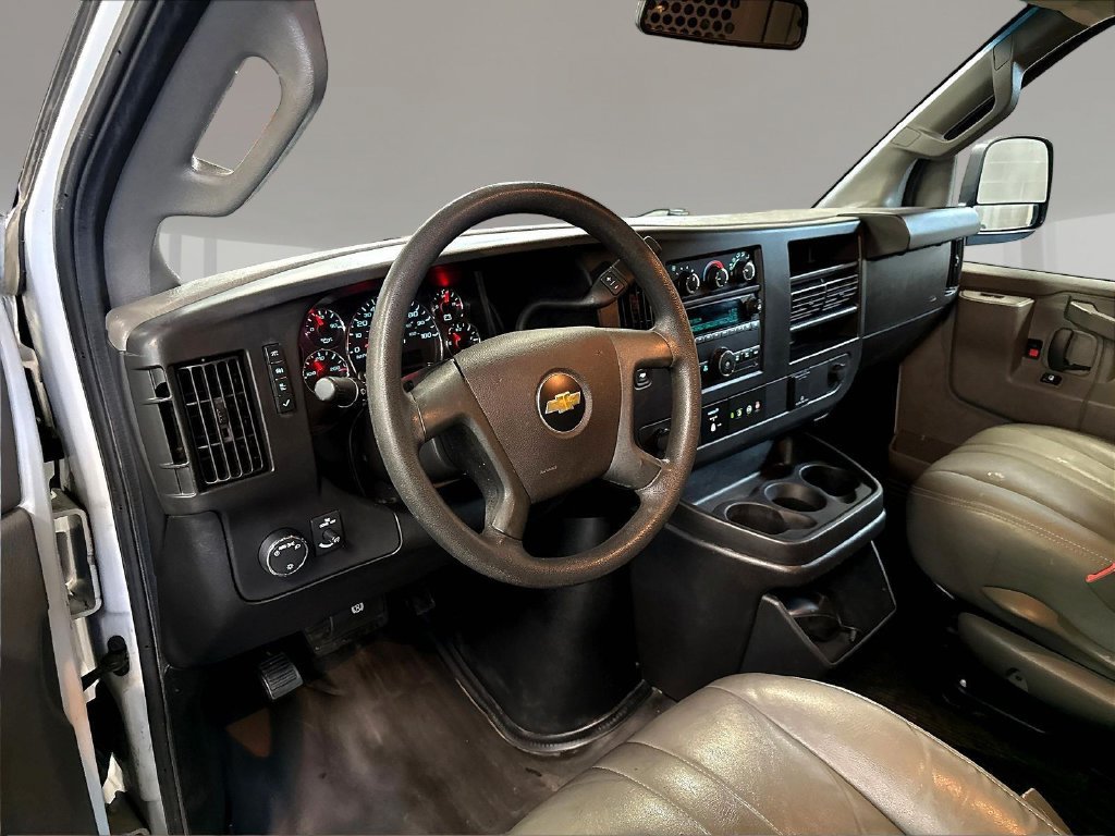 Used 2019 Chevrolet Express 3500 Extended RWD image 19