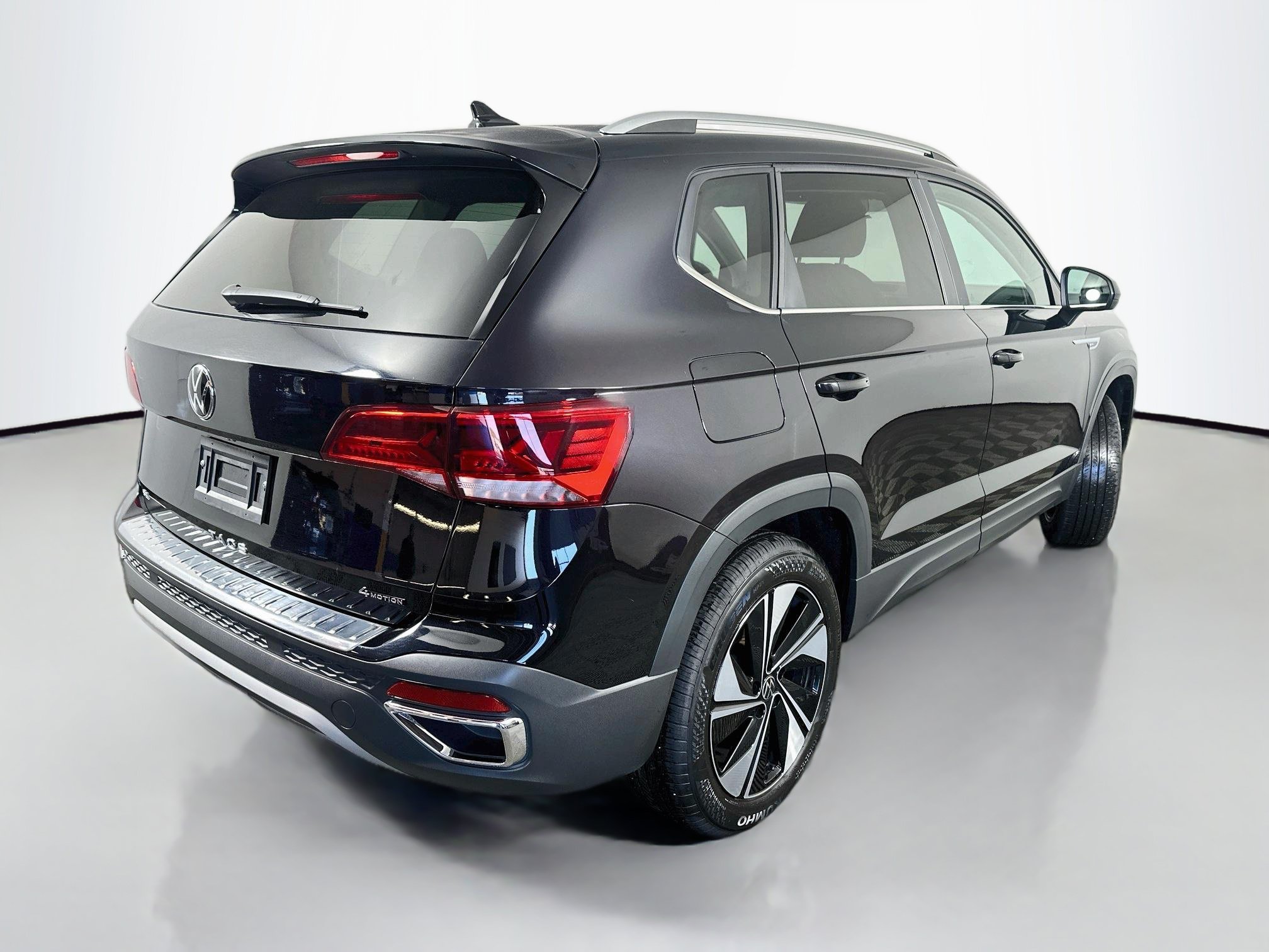 Certified 2024 Volkswagen Taos SE AWD/4WD image 7