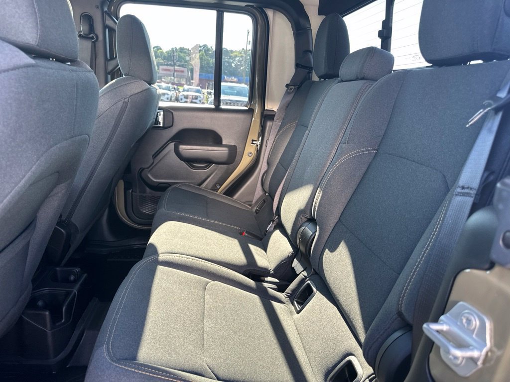 Used 2025 Jeep Gladiator Sport AWD/4WD image 26