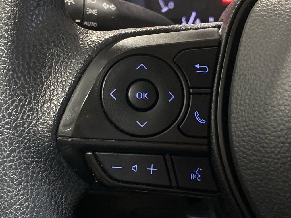 Used 2022 Toyota Corolla LE image 9