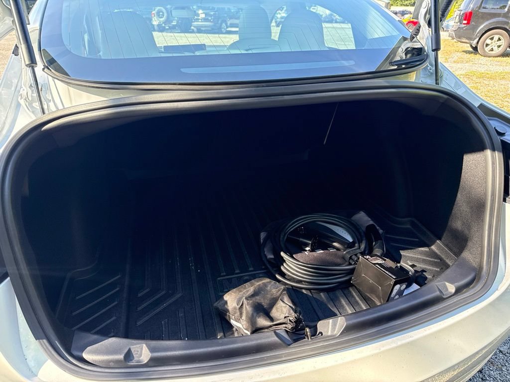 Used 2020 Tesla Model 3 Standard Range RWD image 26