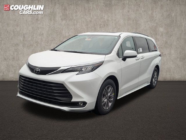 New 2026 Toyota Sienna XLE FWD image 3