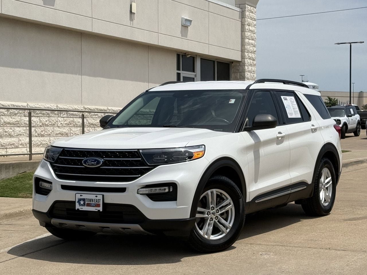 Certified 2020 Ford Explorer XLT RWD image 2