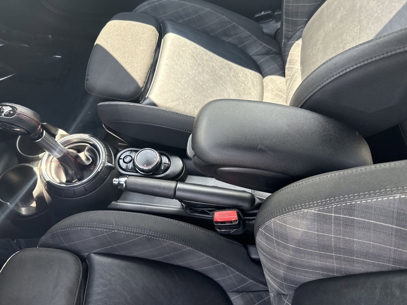 Used 2015 MINI Cooper S image 19