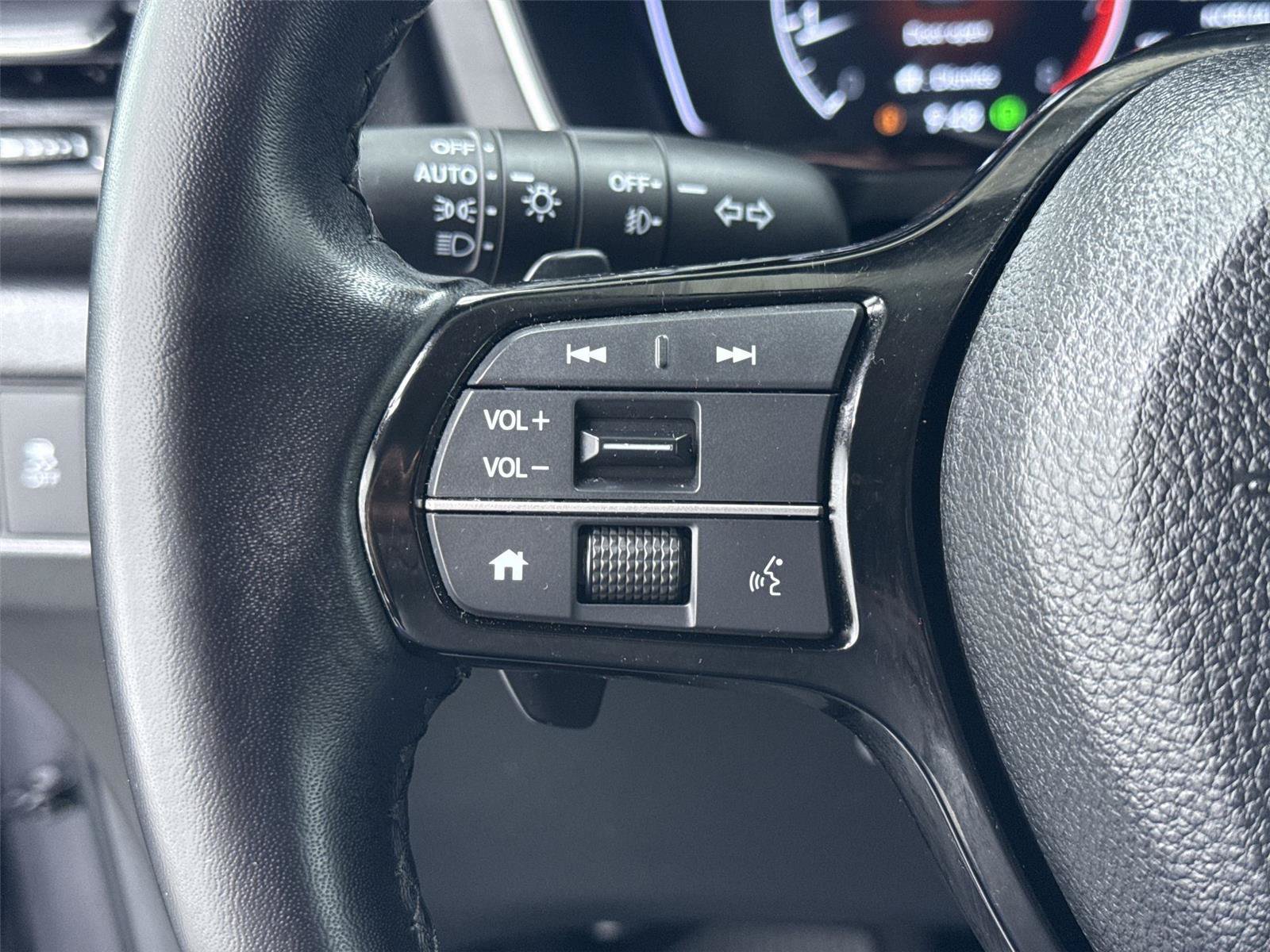 Certified 2025 Honda Pilot EX-L image 17