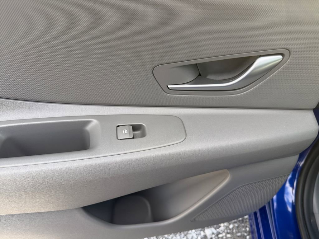 Certified 2023 Hyundai Elantra Blue image 20