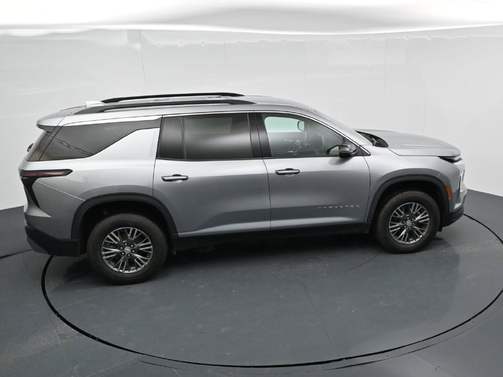 Used 2024 Chevrolet Traverse LT FWD image 25