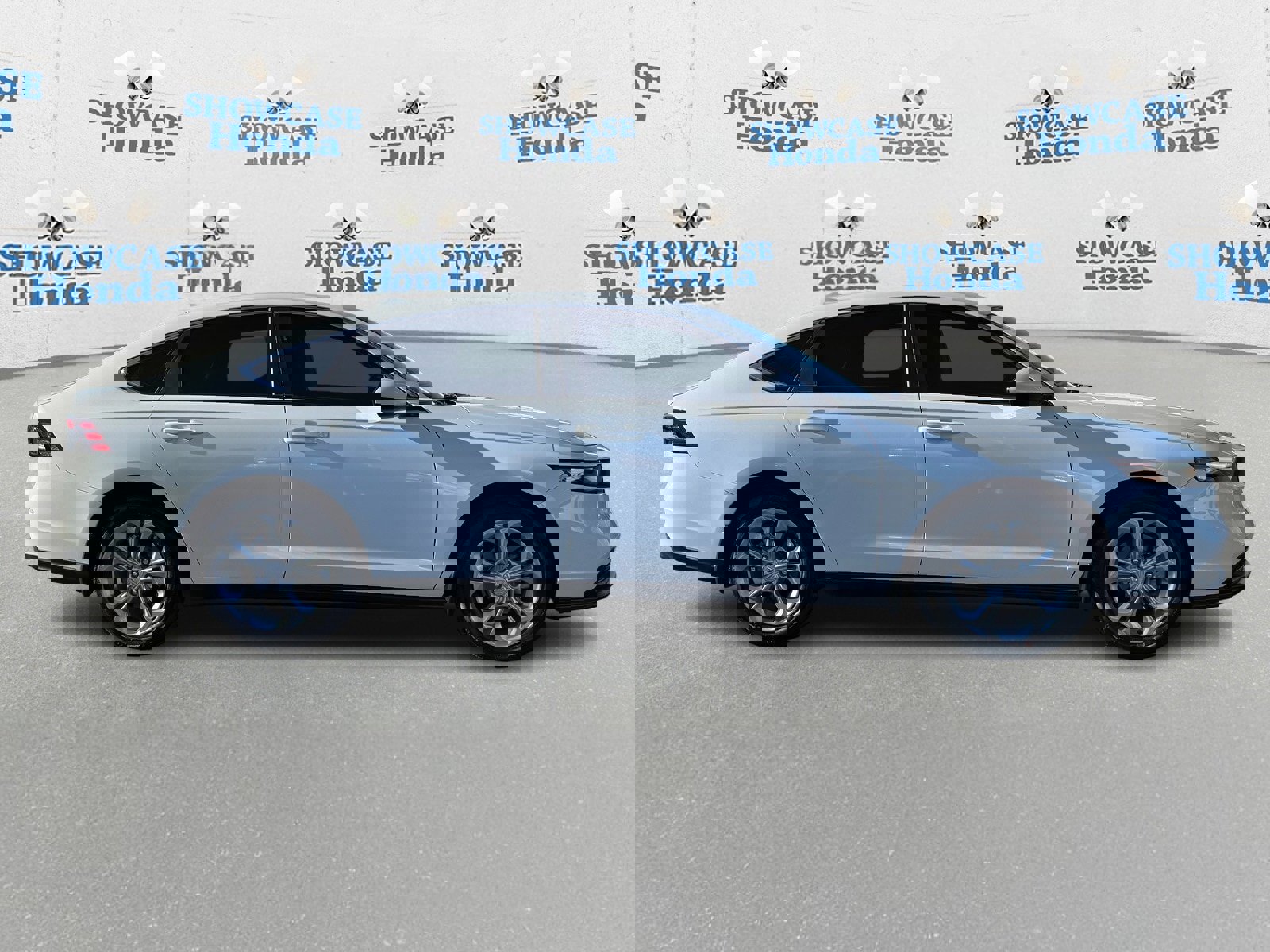 Used 2023 Honda Accord LX image 9