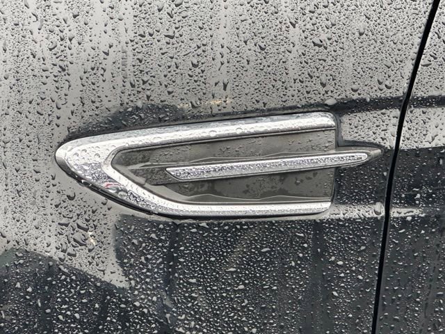 Used 2018 Ford Escape SE image 9