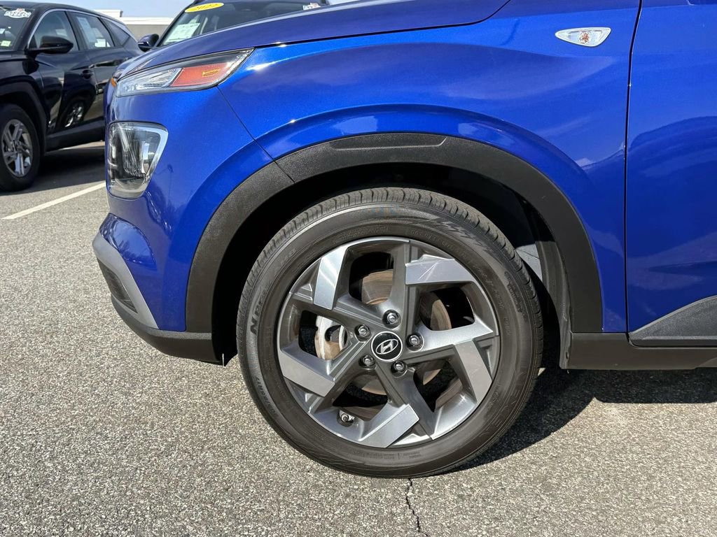 Certified 2023 Hyundai Venue SEL w/ Cargo Package image 6