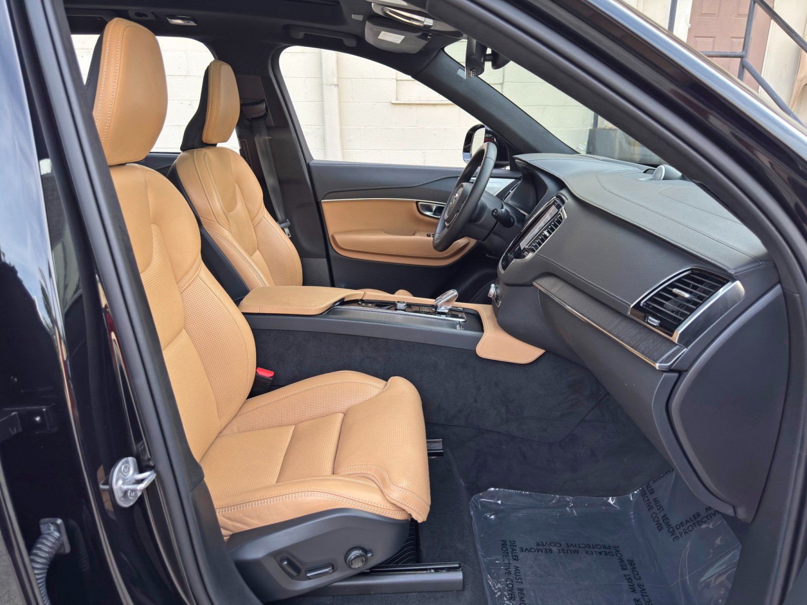 Used 2024 Volvo XC90 T8 Ultimate w/ Lounge Package AWD/4WD image 16